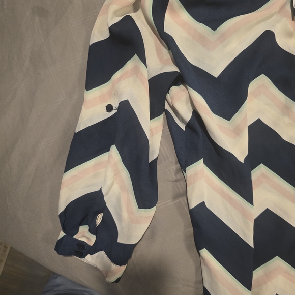 Chevron Patterned Tunic Top - Picture 6 of 10